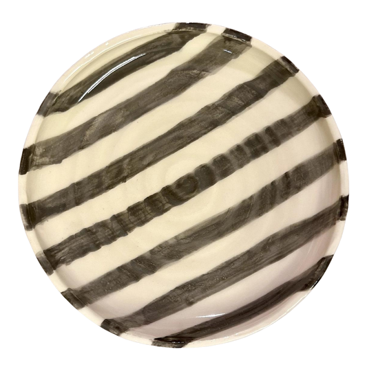 Black swirl plate
